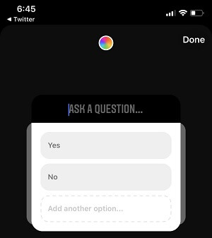 Screenshot da interface de sticker de enquete no Instagram, que mostra um botão para adicionar mais duas opções de resposta, totalizando 4