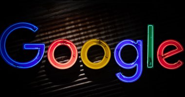 Logo do Google em luzes neon